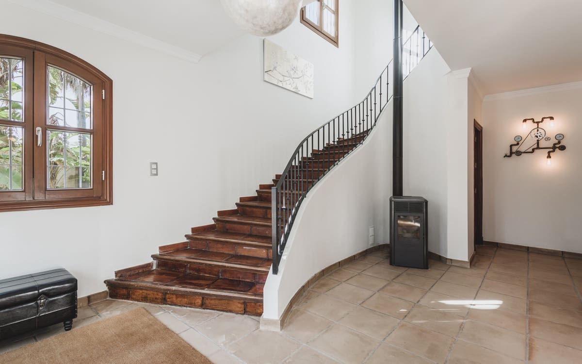 7 quarto Moradia para venda em Estepona com piscina garagem - 2 900 000 € (Ref: 8428086)