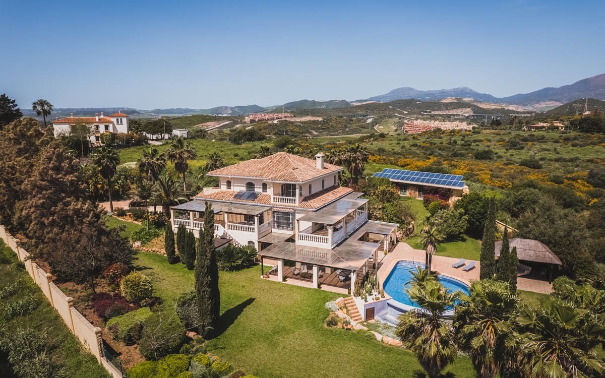 7 quarto Moradia para venda em Estepona com piscina garagem - 2 900 000 € (Ref: 8428086)