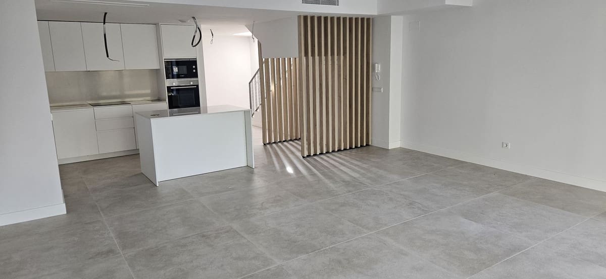 3 soverom Hus til salgs i El Chaparral med svømmebasseng garasje - € 695 000 (Ref: 8451392)