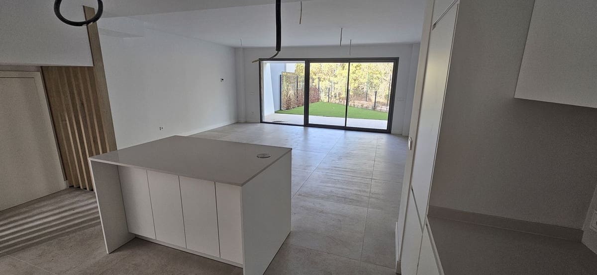 3 soverom Hus til salgs i El Chaparral med svømmebasseng garasje - € 695 000 (Ref: 8451392)