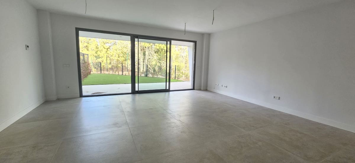 3 soverom Hus til salgs i El Chaparral med svømmebasseng garasje - € 695 000 (Ref: 8451392)