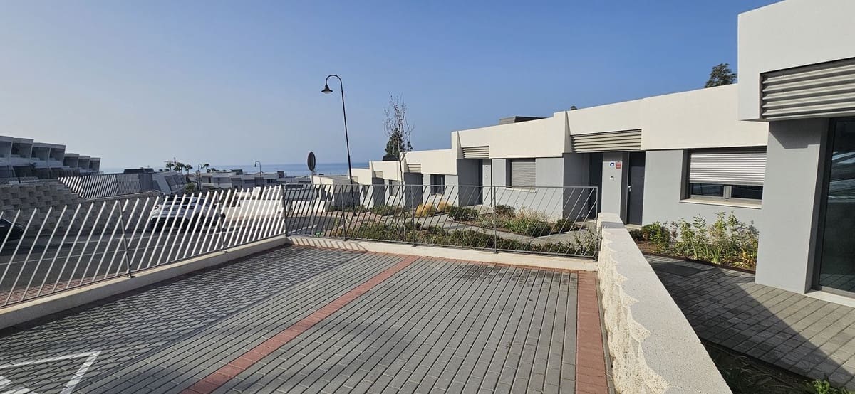 3 soverom Hus til salgs i El Chaparral med svømmebasseng garasje - € 695 000 (Ref: 8451392)