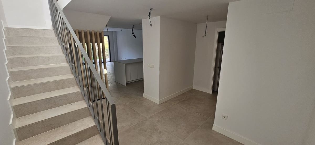 3 soverom Hus til salgs i El Chaparral med svømmebasseng garasje - € 695 000 (Ref: 8451392)