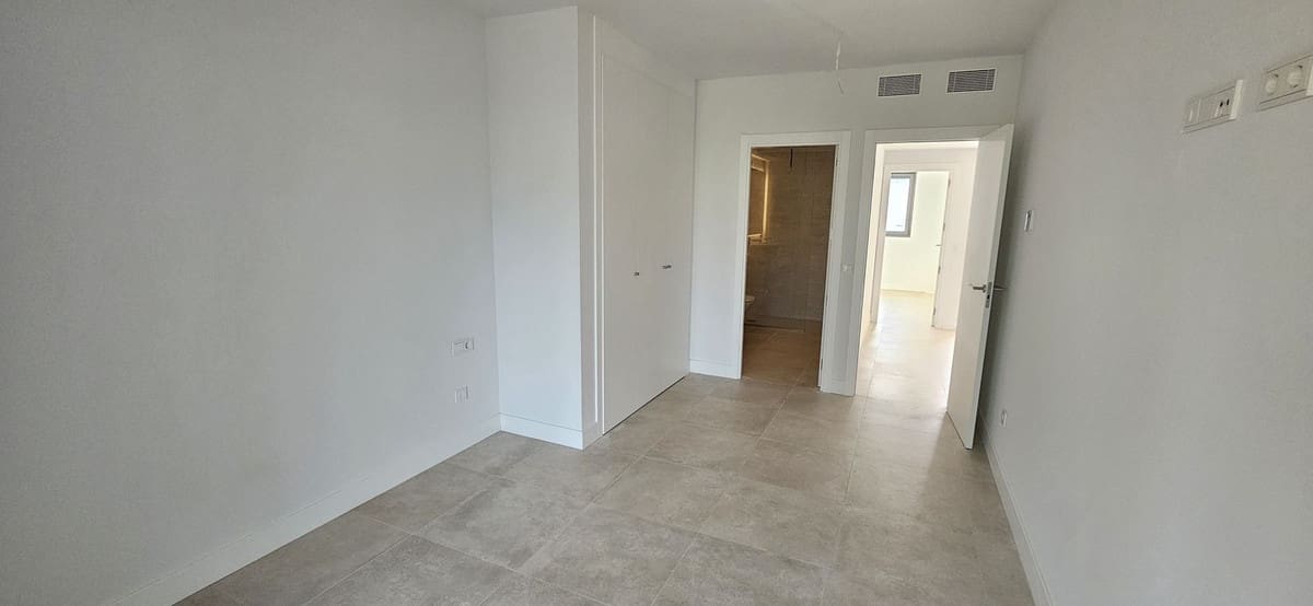 3 soverom Hus til salgs i El Chaparral med svømmebasseng garasje - € 695 000 (Ref: 8451392)