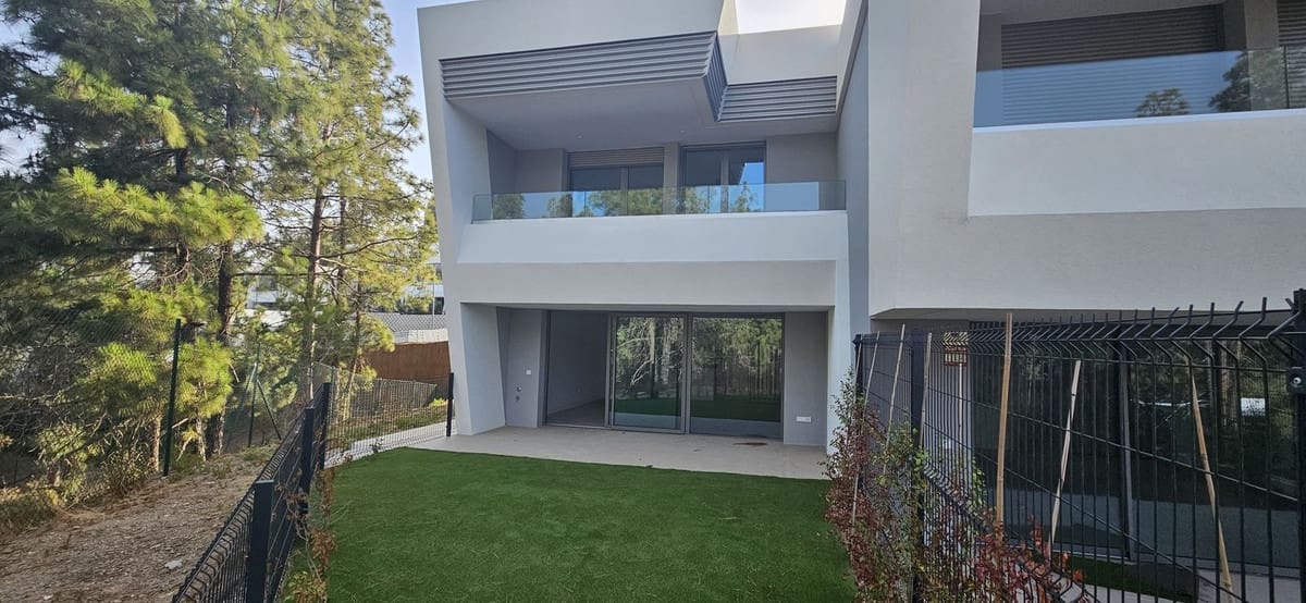 3 soverom Hus til salgs i El Chaparral med svømmebasseng garasje - € 695 000 (Ref: 8451392)