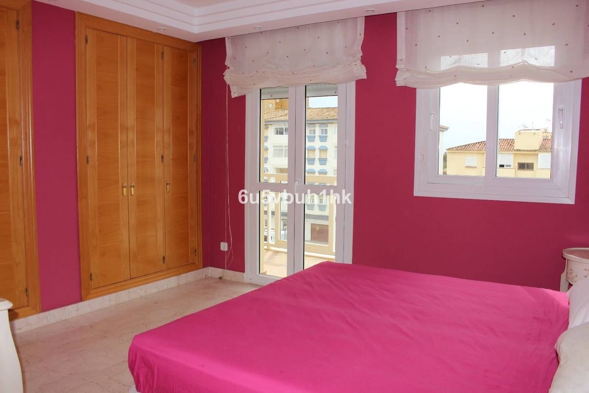 3 bedroom Apartment for sale in Manilva with pool - € 749,000 (Ref: 8461240)