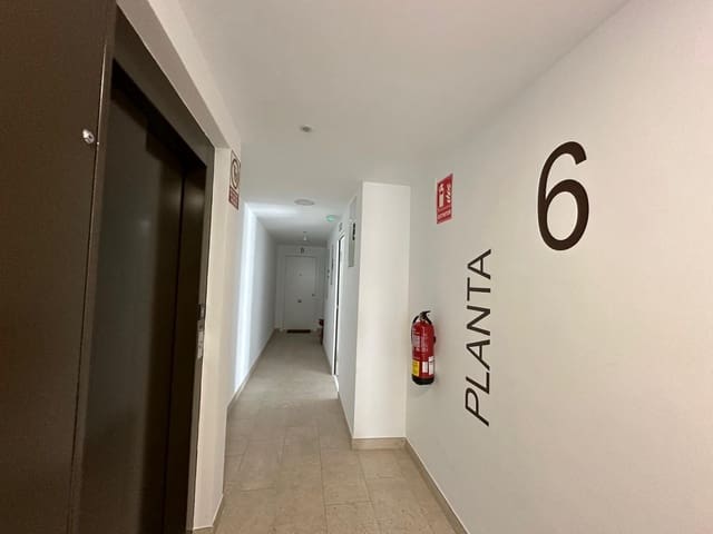 3 chambre Penthouse à vendre à Estepona avec piscine garage - 525 000 € (Ref: 8471773)