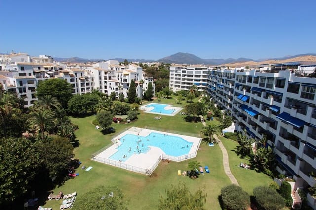 4 soveværelse Penthouse til salg i Puerto Banus, Marbella med swimmingpool garage - € 1.250.000 (Ref: 8475649)