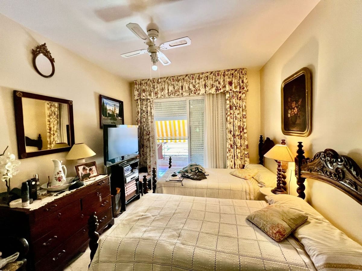 4 soveværelse Lejlighed til salg i Guadalmina med swimmingpool garage - € 899.000 (Ref: 8480279)