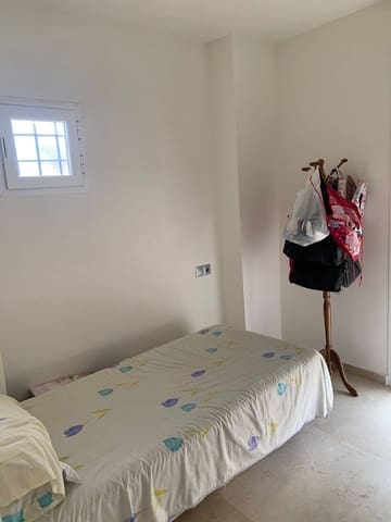 4 soveværelse Byhus til salg i Manilva med swimmingpool garage - € 320.000 (Ref: 8488292)