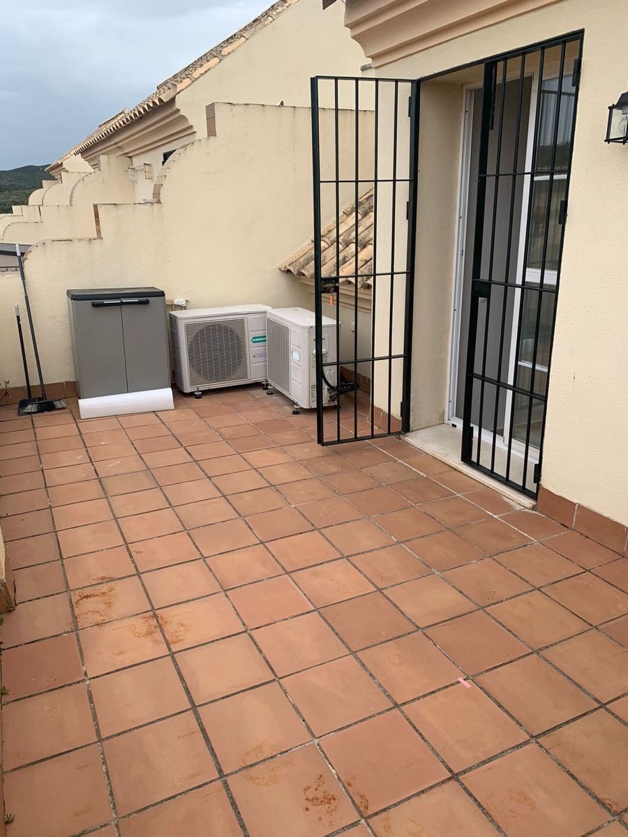 4 soveværelse Byhus til salg i Manilva med swimmingpool garage - € 320.000 (Ref: 8488292)