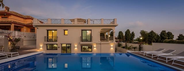 5 soveværelse Villa til salg i Río Real, Marbella med swimmingpool garage - € 1.800.000 (Ref: 8539304)