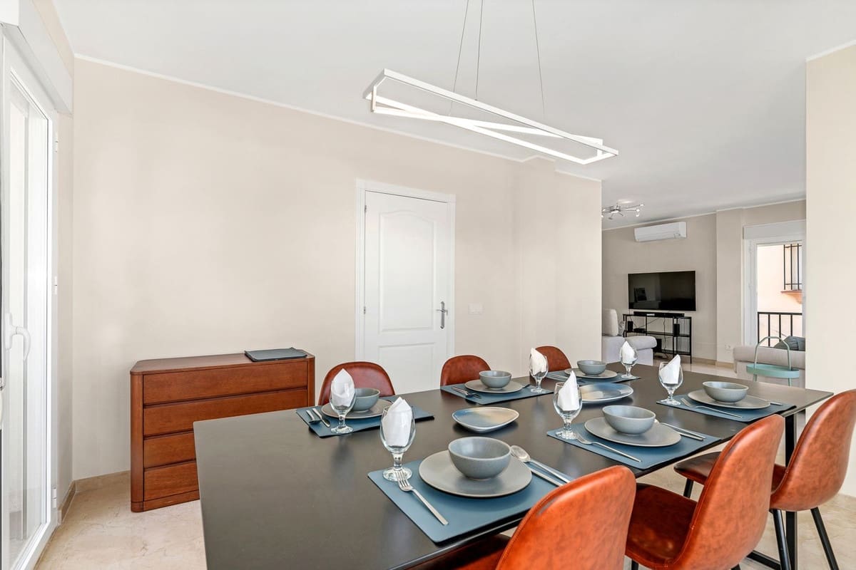 4 soverom Villa til salgs i Riviera del Sol med svømmebasseng garasje - € 699 000 (Ref: 8583575)