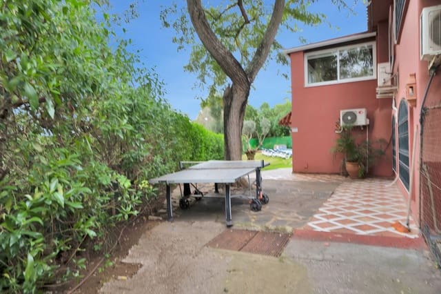 6 soveværelse Villa til salg i Elviria, Marbella med swimmingpool garage - € 1.200.000 (Ref: 8596532)