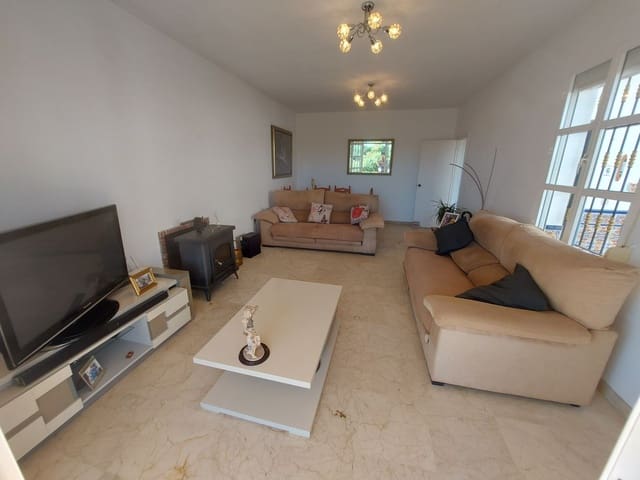 3 soveværelse Villa til salg i La Duquesa / Puerto de la Duquesa, Manilva med garage - € 469.000 (Ref: 8611627)