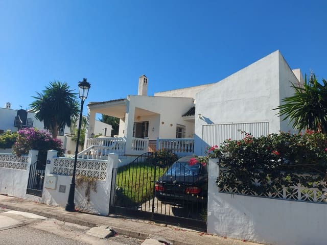 3 soveværelse Villa til salg i La Duquesa / Puerto de la Duquesa, Manilva med garage - € 469.000 (Ref: 8611627)