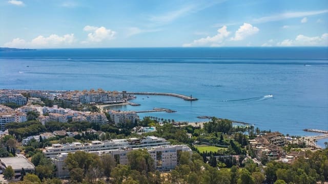 8 quarto Penthouse para venda em Nueva Andalucia, Marbella com piscina garagem - 1 650 000 € (Ref: 8654370)