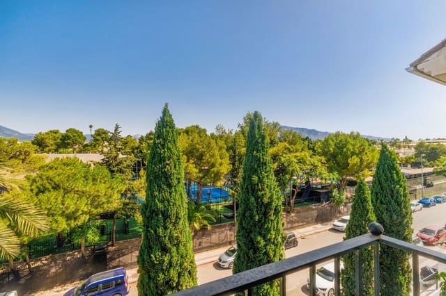 8 quarto Penthouse para venda em Nueva Andalucia, Marbella com piscina garagem - 1 650 000 € (Ref: 8654370)