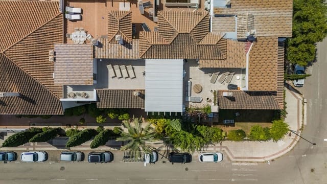 8 quarto Penthouse para venda em Nueva Andalucia, Marbella com piscina garagem - 1 650 000 € (Ref: 8654370)
