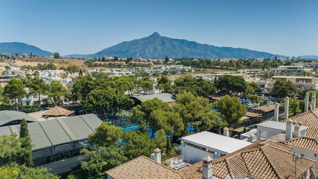 8 quarto Penthouse para venda em Nueva Andalucia, Marbella com piscina garagem - 1 650 000 € (Ref: 8654370)
