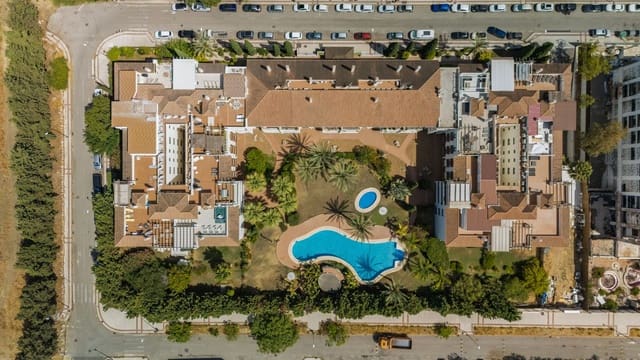 8 quarto Penthouse para venda em Nueva Andalucia, Marbella com piscina garagem - 1 650 000 € (Ref: 8654370)