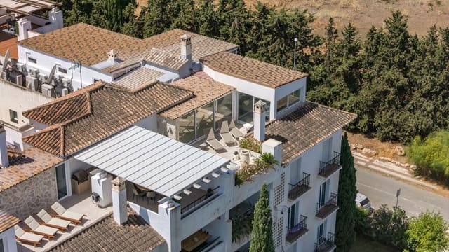 8 quarto Penthouse para venda em Nueva Andalucia, Marbella com piscina garagem - 1 650 000 € (Ref: 8654370)