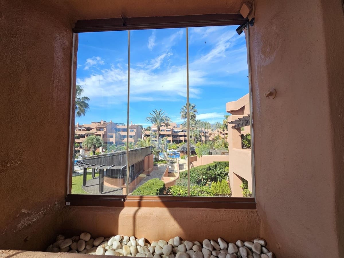 3 quarto Apartamento para venda em Estepona com piscina garagem - 1 700 000 € (Ref: 8659127)