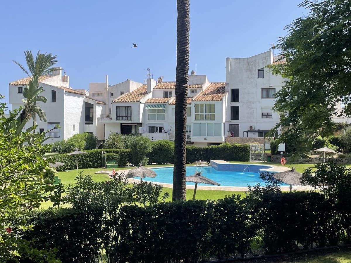 2 chambre Penthouse à vendre à Estepona avec piscine garage - 410 000 € (Ref: 8661961)