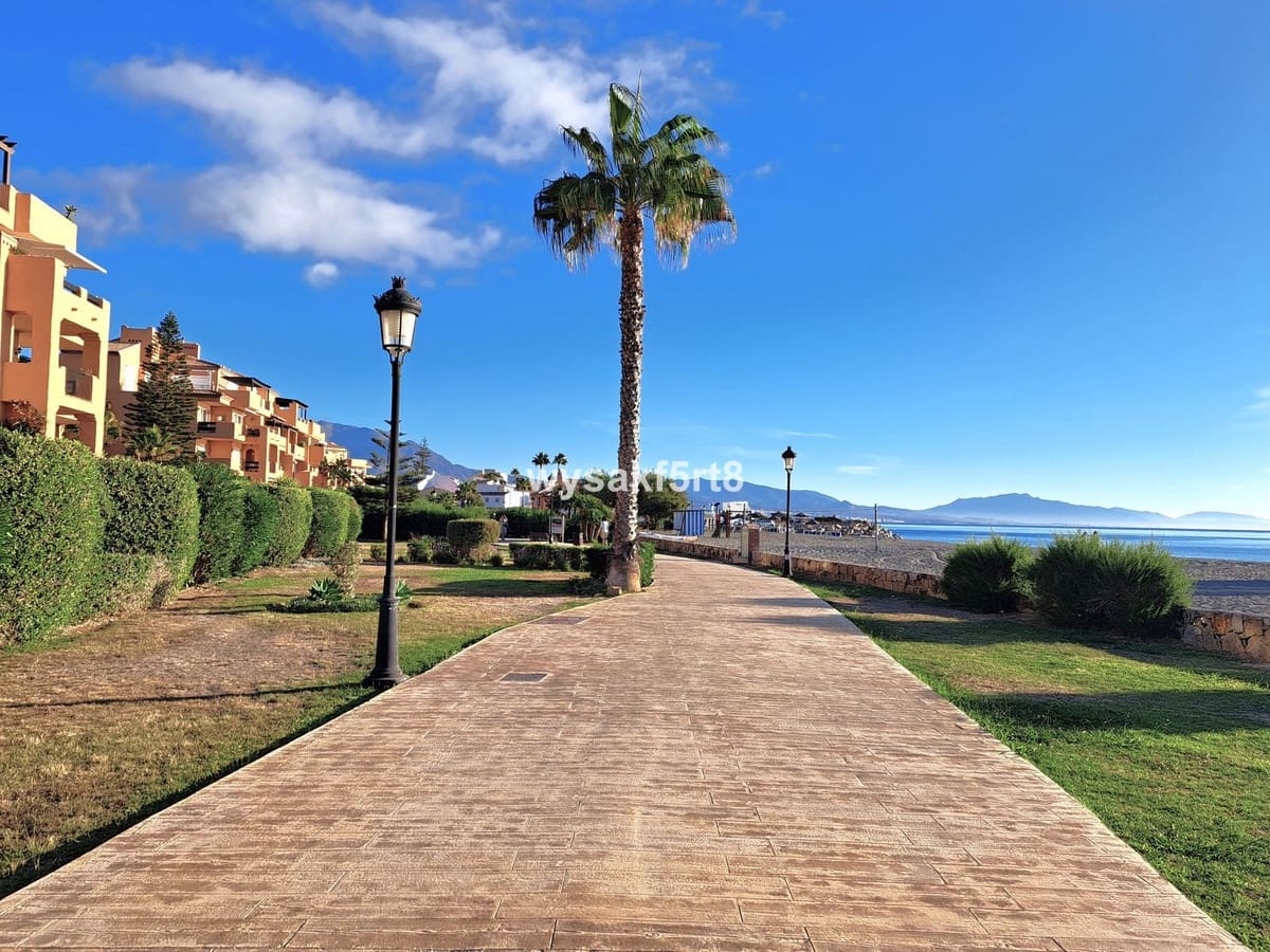 3 soveværelse Lejlighed til salg i La Duquesa / Puerto de la Duquesa med swimmingpool garage - € 639.000 (Ref: 8661972)