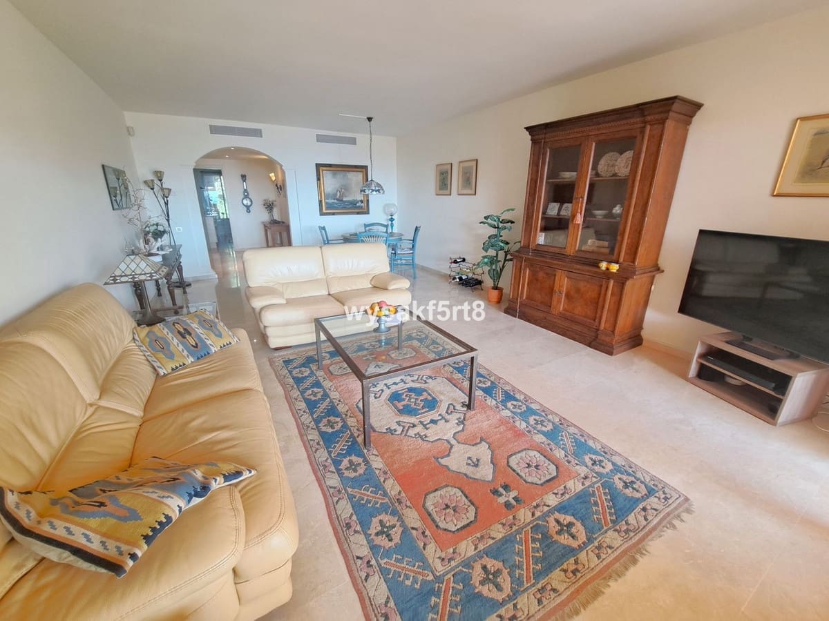 3 soveværelse Lejlighed til salg i La Duquesa / Puerto de la Duquesa med swimmingpool garage - € 639.000 (Ref: 8661972)