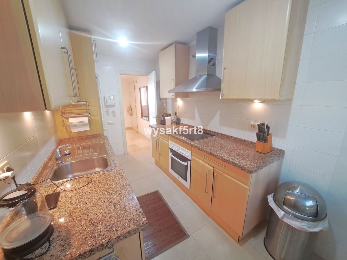 3 soveværelse Lejlighed til salg i La Duquesa / Puerto de la Duquesa med swimmingpool garage - € 639.000 (Ref: 8661972)