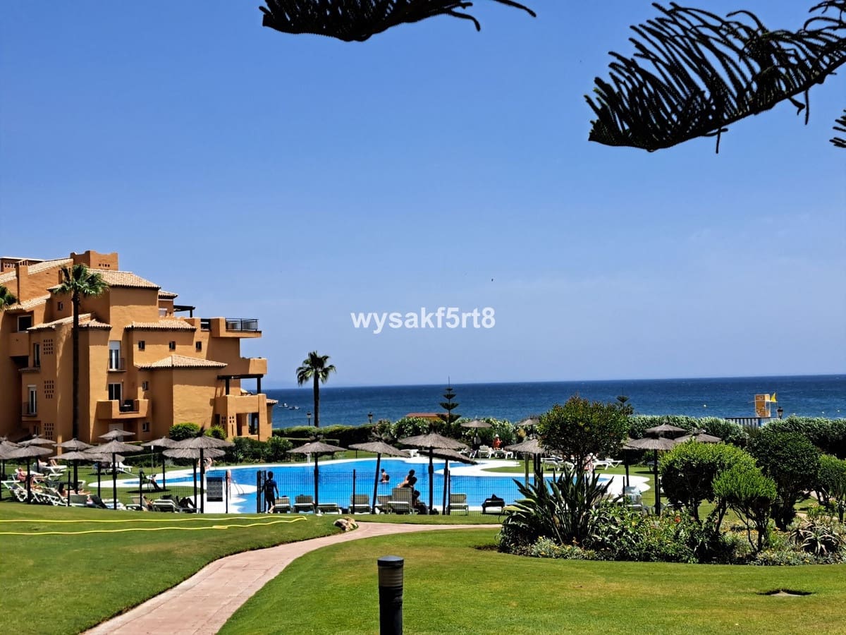 3 soveværelse Lejlighed til salg i La Duquesa / Puerto de la Duquesa med swimmingpool garage - € 639.000 (Ref: 8661972)