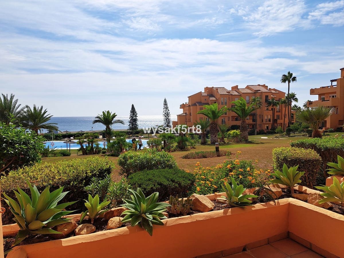 3 soveværelse Lejlighed til salg i La Duquesa / Puerto de la Duquesa med swimmingpool garage - € 639.000 (Ref: 8661972)