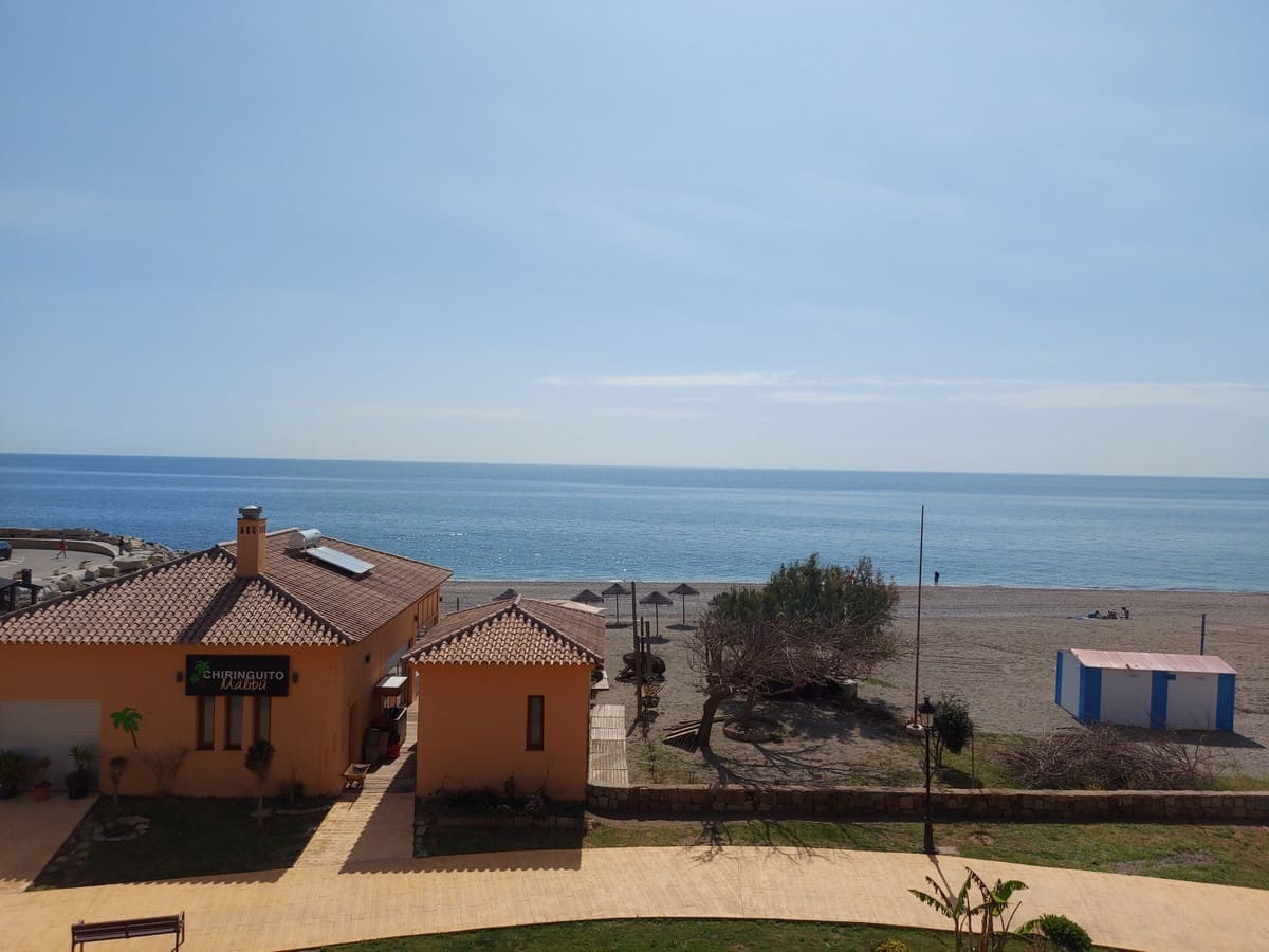 2 bedroom Apartment for sale in La Duquesa / Puerto de la Duquesa with pool garage - € 575,000 (Ref: 8661974)