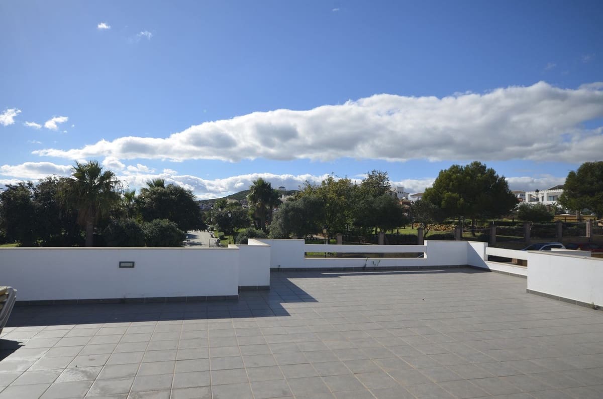 4 soveværelse Villa til salg i Manilva med swimmingpool garage - € 1.850.000 (Ref: 8672368)