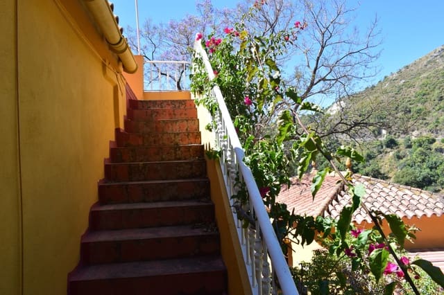 4 soverom Villa til salgs i Ojen med garasje - € 490 000 (Ref: 8690783)