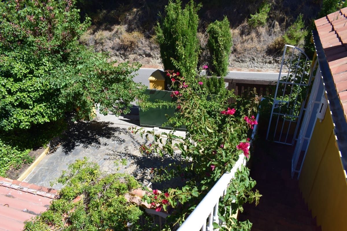 4 soveværelse Villa til salg i Ojen med garage - € 490.000 (Ref: 8690783)