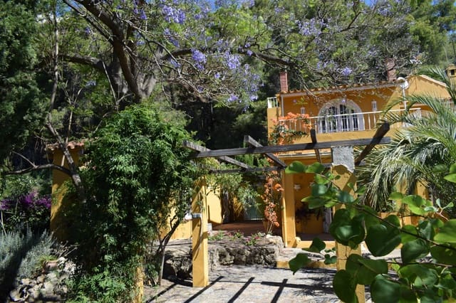 4 soverom Villa til salgs i Ojen med garasje - € 490 000 (Ref: 8690783)