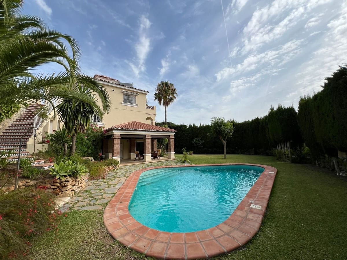 4 soveværelse Villa til salg i Campo Mijas med swimmingpool garage - € 745.000 (Ref: 8692361)