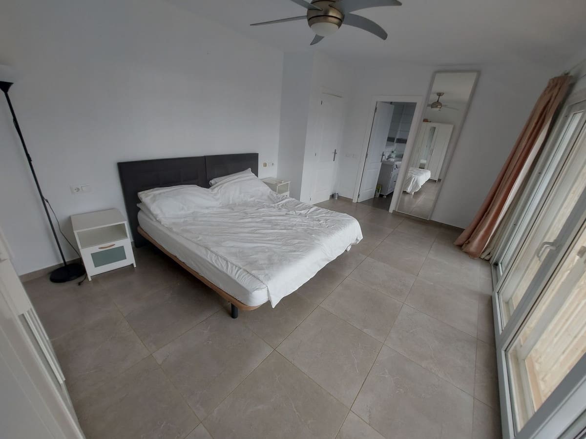 4 soverom Villa til salgs i Manilva med svømmebasseng garasje - € 620 000 (Ref: 8703171)