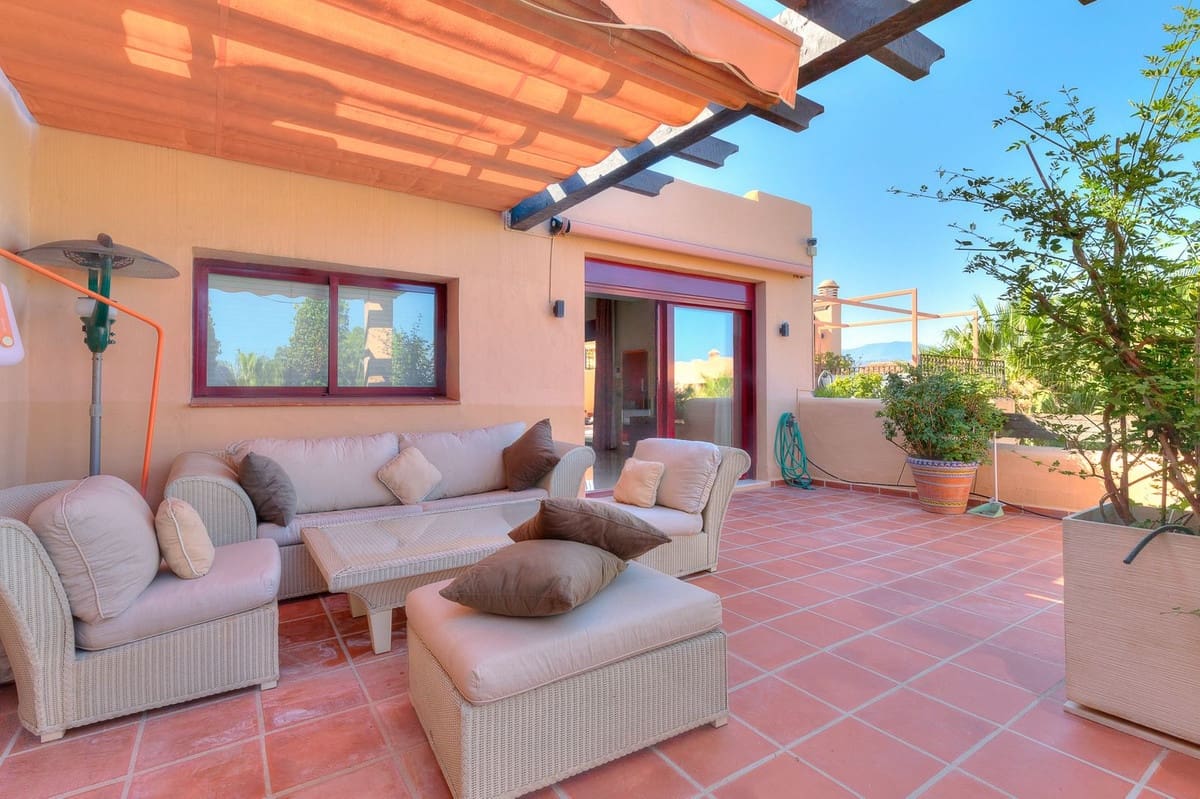 3 sypialnia Penthouse na sprzedaż w San Pedro de Alcantara z basenem garażem - 1 995 000 € (Ref: 8704345)