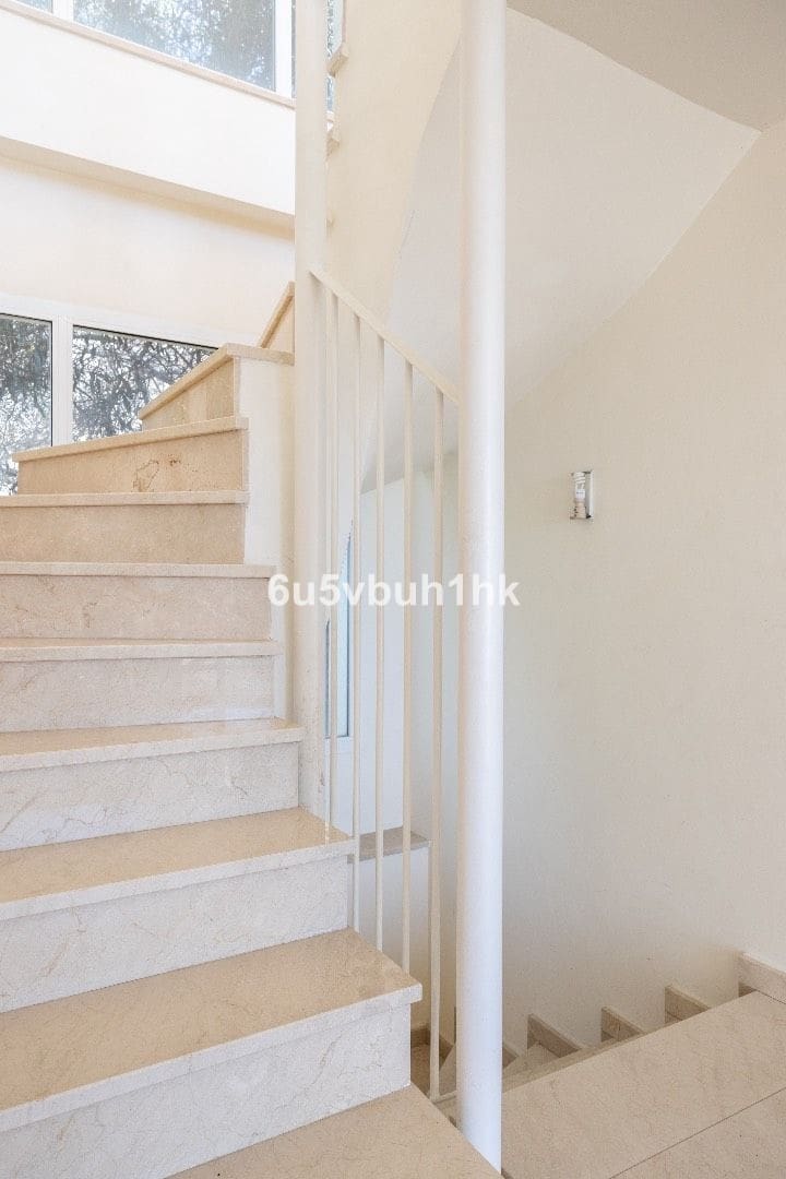 3 bedroom Villa for sale in Benalmadena with pool - € 1,485,000 (Ref: 8705772)