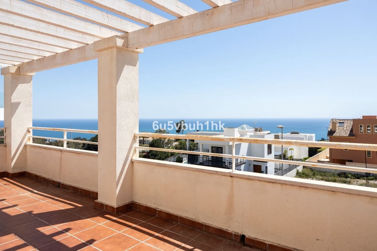 3 bedroom Villa for sale in Benalmadena with pool - € 1,485,000 (Ref: 8705772)
