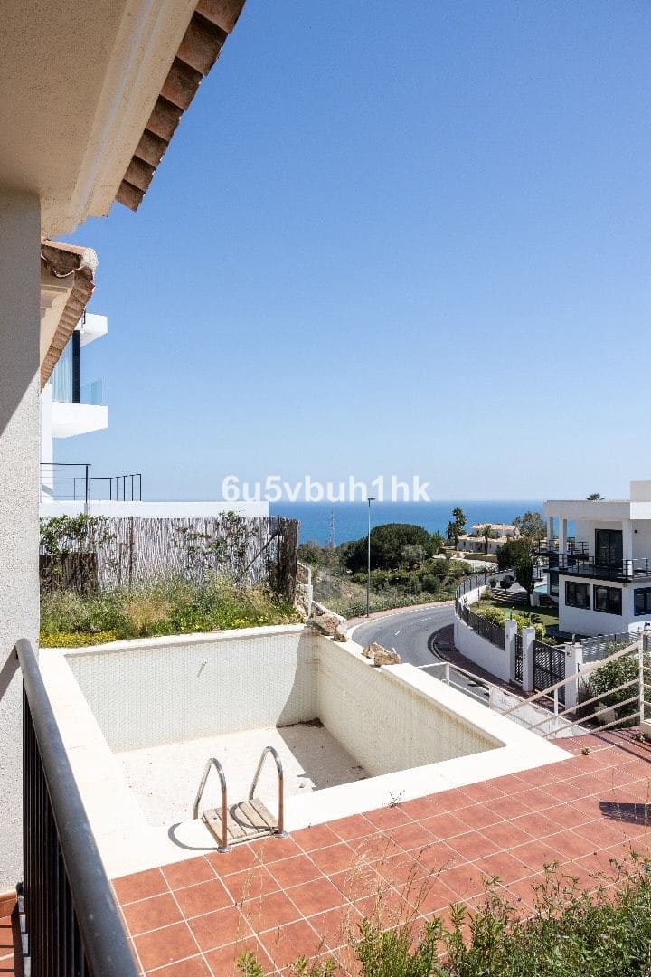 3 bedroom Villa for sale in Benalmadena with pool - € 1,485,000 (Ref: 8705772)