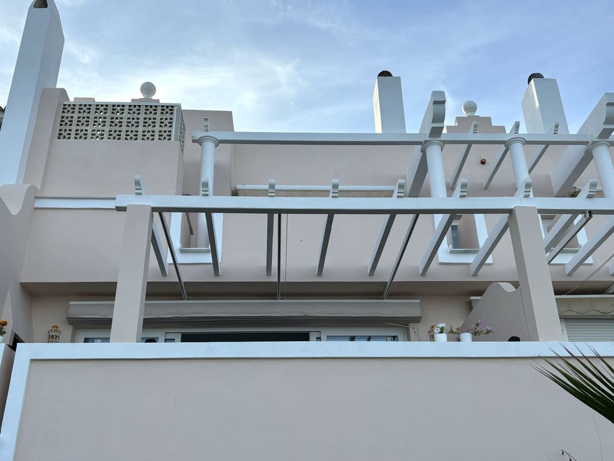 2 chambre Penthouse à vendre à Estepona avec piscine - 798 000 € (Ref: 8709497)