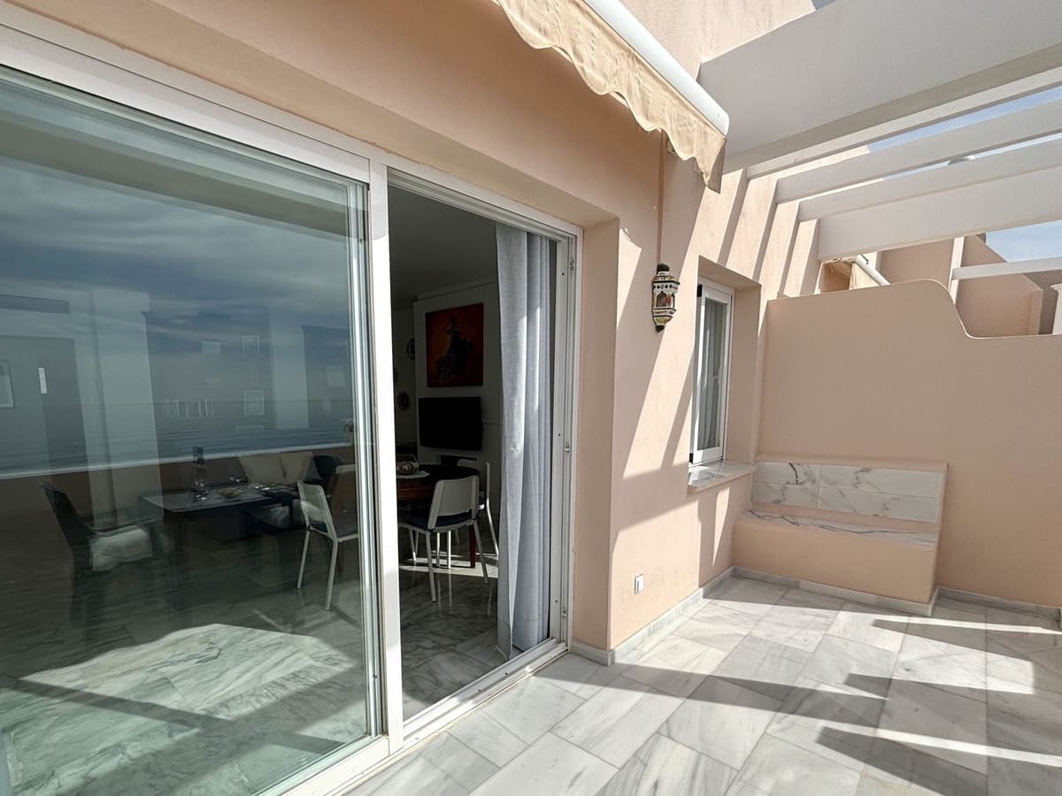 2 chambre Penthouse à vendre à Estepona avec piscine - 798 000 € (Ref: 8709497)