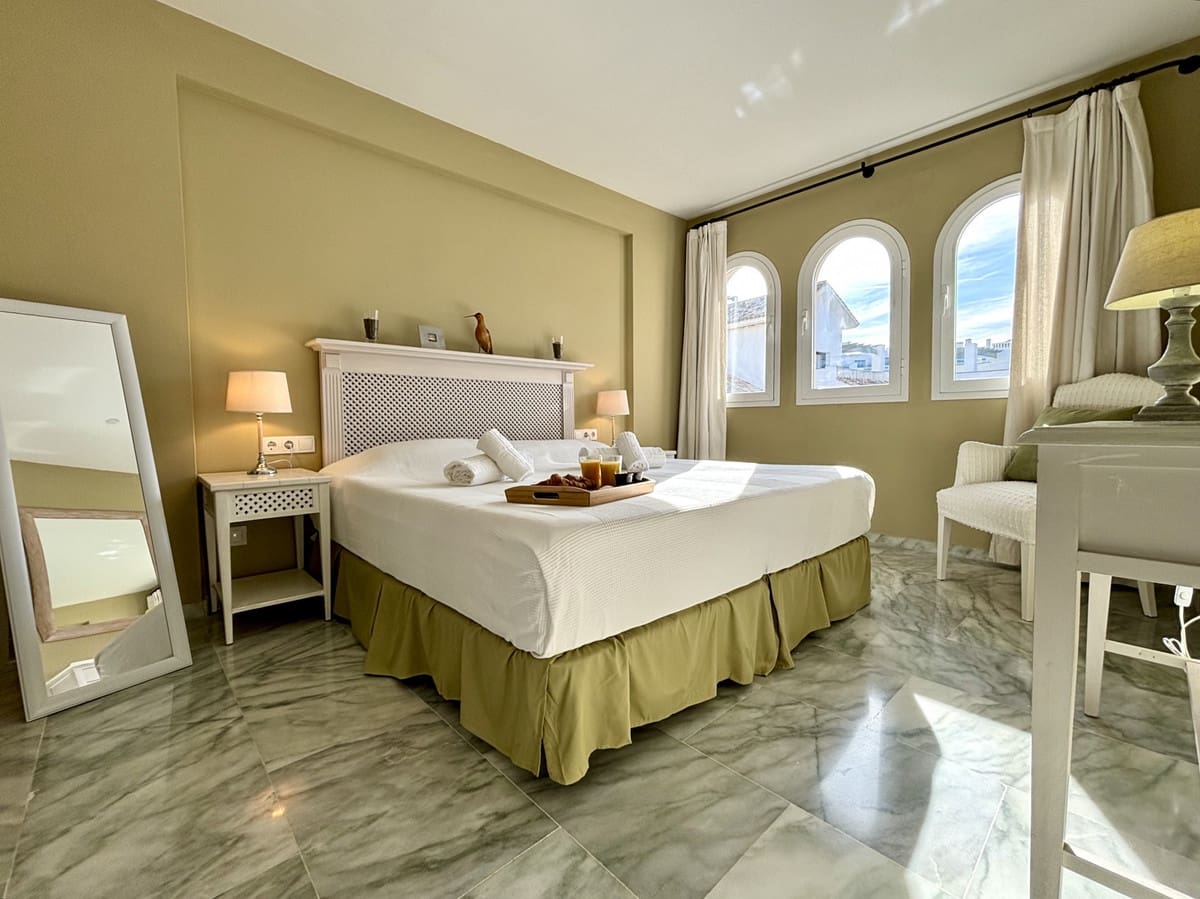 2 chambre Penthouse à vendre à Estepona avec piscine - 798 000 € (Ref: 8709497)