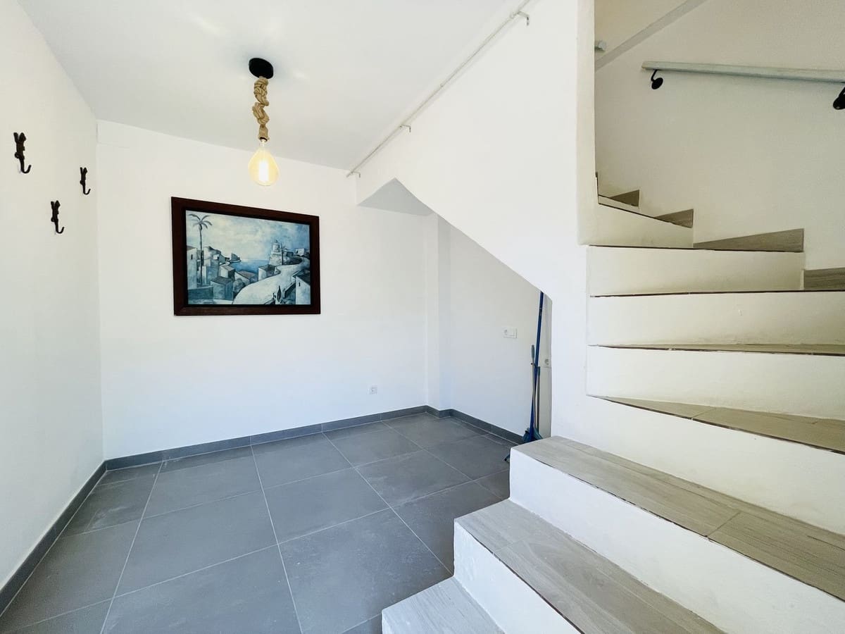 3 soveværelse Byhus til salg i La Duquesa / Puerto de la Duquesa med garage - € 425.000 (Ref: 8712219)