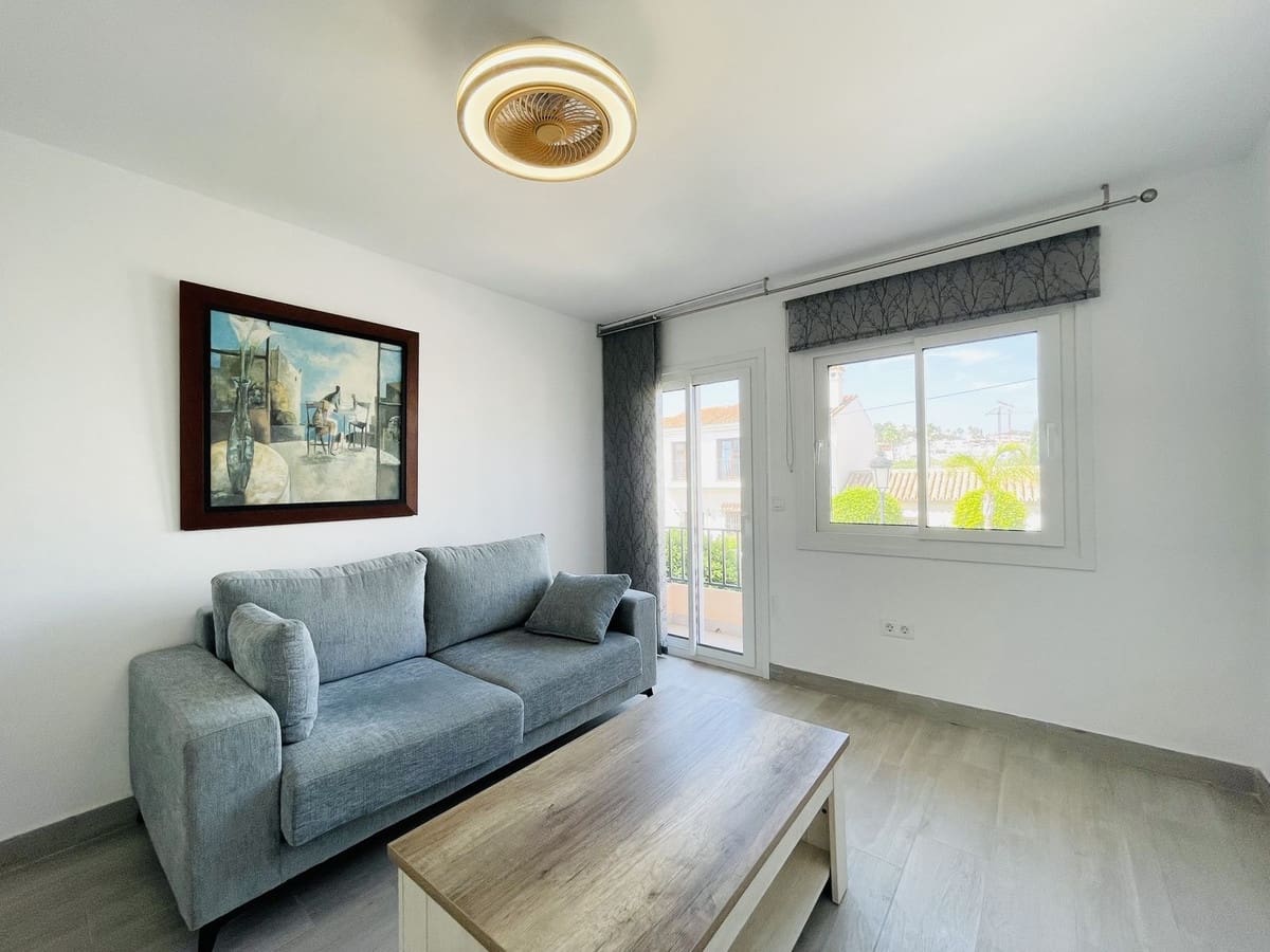3 soveværelse Byhus til salg i La Duquesa / Puerto de la Duquesa med garage - € 425.000 (Ref: 8712219)