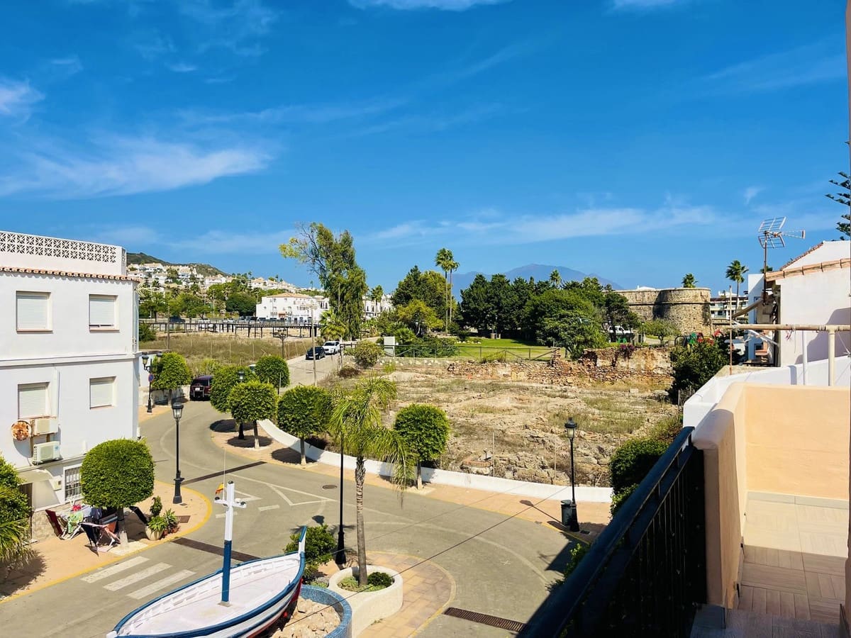 3 soveværelse Byhus til salg i La Duquesa / Puerto de la Duquesa med garage - € 425.000 (Ref: 8712219)